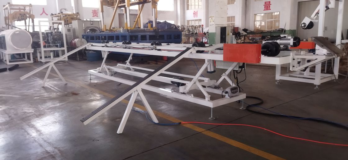 63mm Min Pipe Diameter Double Wall Corrugated Pipe Extrusion Line dengan HV>940 Barrel Hardness dan PLC Control System