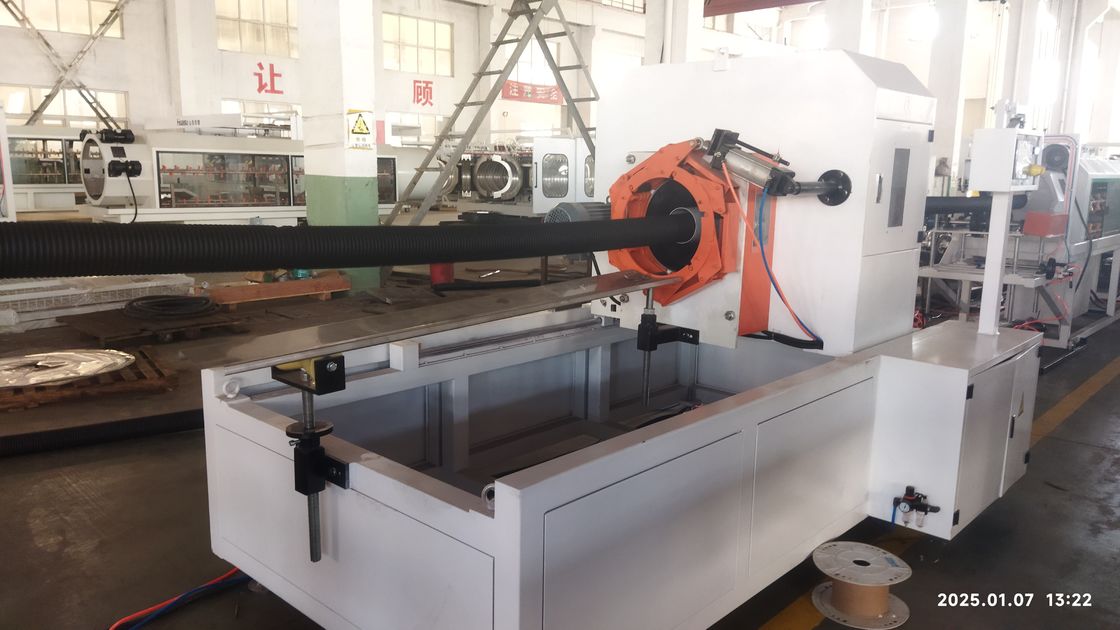 Komputerisasi Double Wall Corrugated Pipe Extrusion Line dengan Siemens PLC dan 250-1000kg/h Kapasitas untuk pipa tahan lama