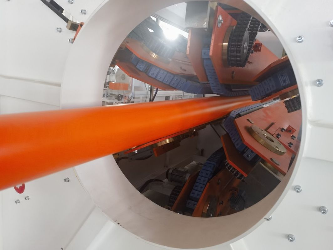 PE PP PVC Pengolahan HDPE Pipe Extrusion Line Dengan Kontrol Suhu Omron Dan Sekrup Tunggal