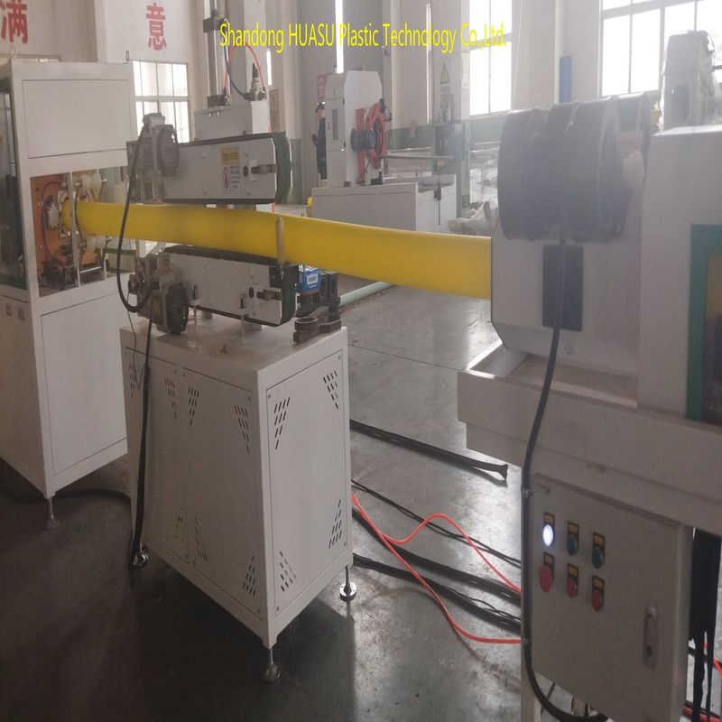 Electric PLC Control Disesuaikan Total Power PVC Pipe Extrusion Line dengan sistem pendinginan air