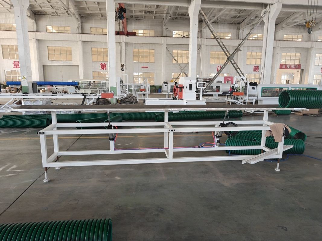 Plastik PE PP PVC Pipe Extrusion Line dengan Conical Twin Screw Extruder dan Pengendalian Suhu Air Daur Ulang
