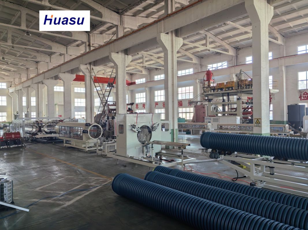 PVC Pipe Extrusion Line untuk pipa drainase bergelombang 32-1600mm dengan ko-ekstrusi spiral dua lapisan dan sistem pendinginan internal