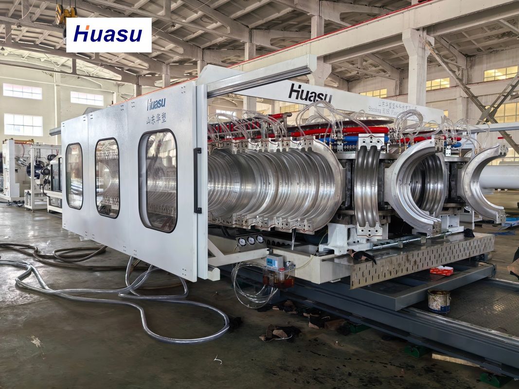 Garis produksi pipa PVC bergelombang otomatis dengan diameter pipa 32-1600mm 60-2000kg/jam Kapasitas dan Sistem PLC Siemens