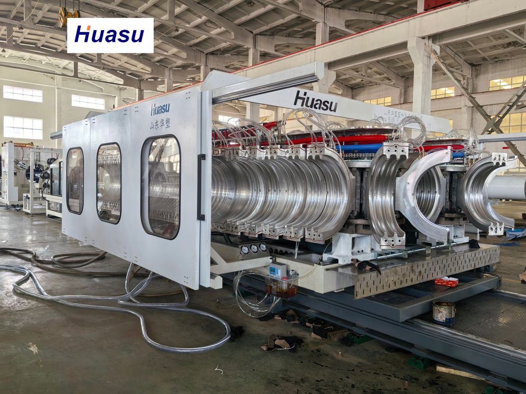 Garis produksi pipa PVC bergelombang otomatis dengan diameter pipa 32-1600mm 60-2000kg/jam Kapasitas dan Sistem PLC Siemens