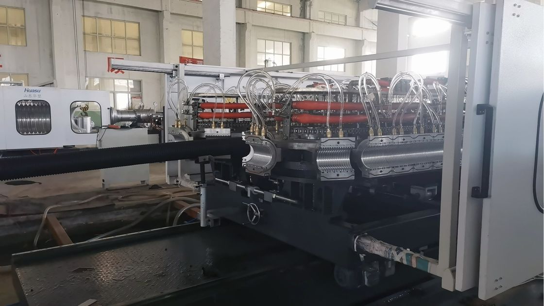 PE / PP / PVC Double Wall Corrugated Pipe Extrusion Line Dengan Teknologi Pembentukan Vakum Sampai Diameter 1600mm