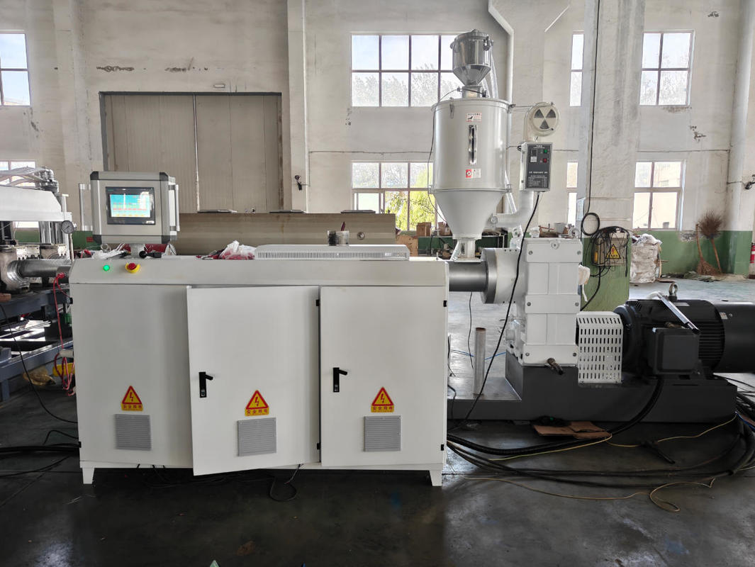 Garis Ekstrusi Pipa Bergelombang Dinding Tunggal dengan Tegangan 220-440V, Kecepatan Output Maksimal 15m/menit, dan Spesifikasi 75-250mm