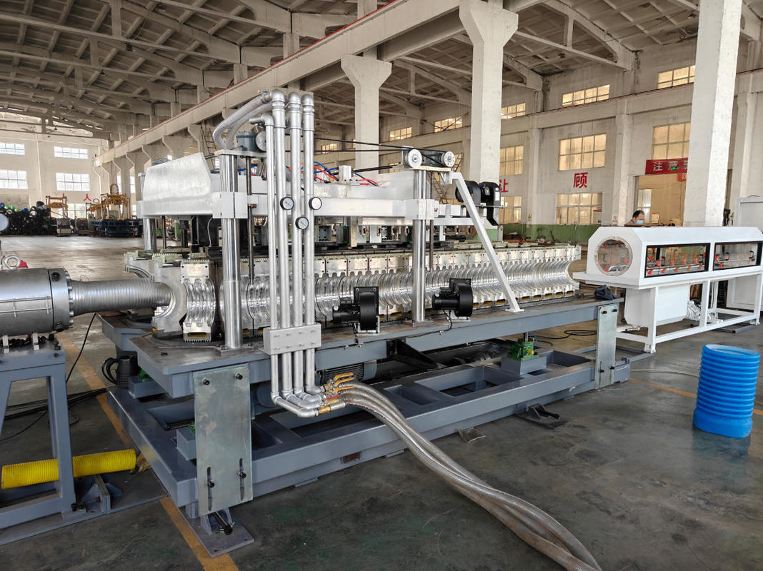 Lini Ekstrusi Pipa Bergelombang Dinding Tunggal Otomatis Inverter Siemens dengan Relai Omron untuk Pipa 75-250mm