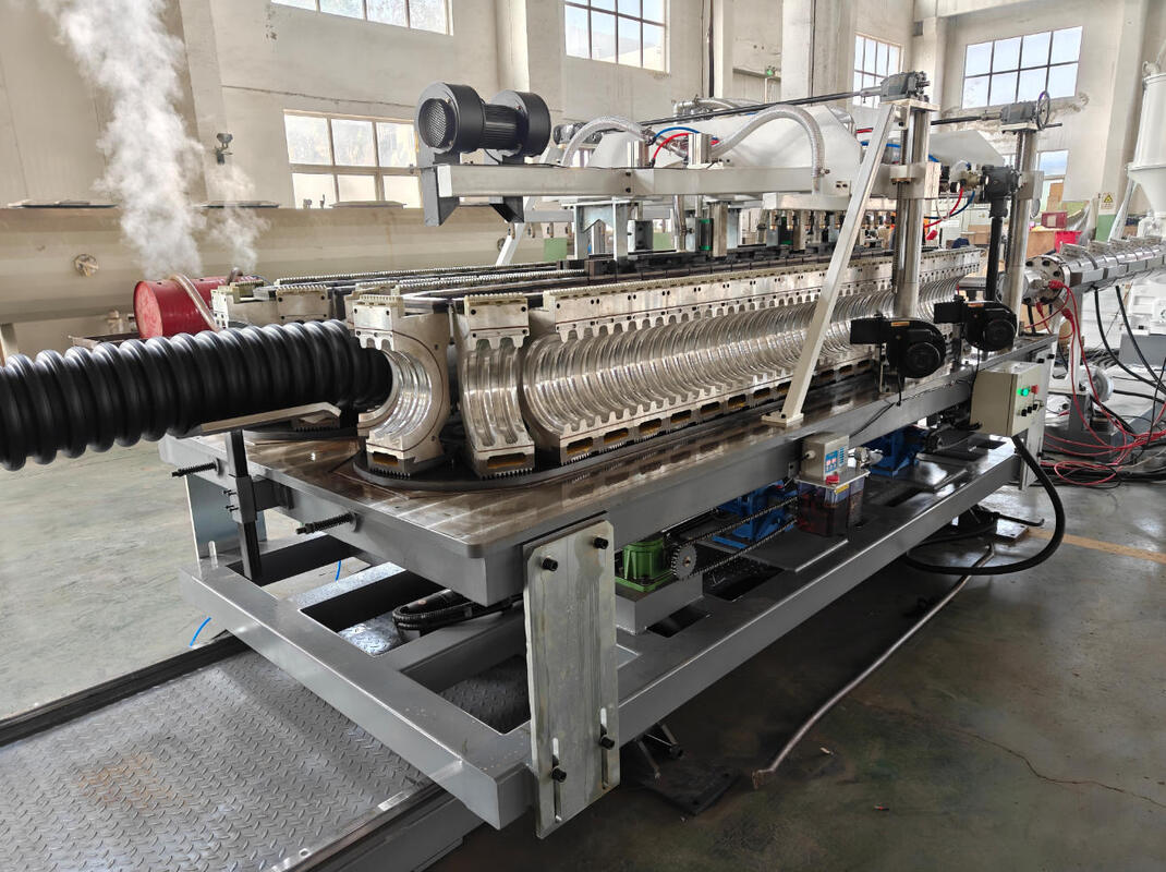 ISO dan CE bersertifikat Double Wall Corrugated Pipe Extrusion Line dengan sistem pendinginan air dan bahan Gear 20CrMnTi