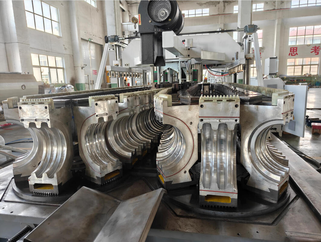 ISO dan CE bersertifikat Double Wall Corrugated Pipe Extrusion Line dengan sistem pendinginan air dan bahan Gear 20CrMnTi