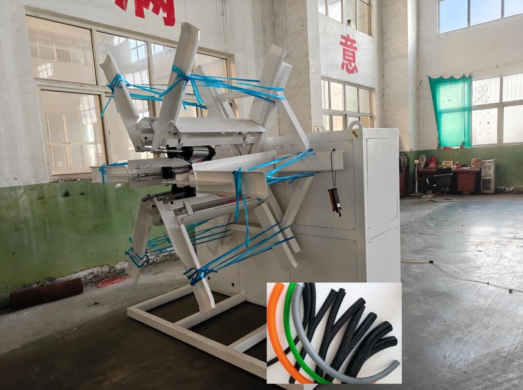 Garis ekstrusi pipa bergelombang dinding ganda dengan kekerasan barel HV>940, bahan gigi 20CrMnTi, dan rasio sekrup 33:1