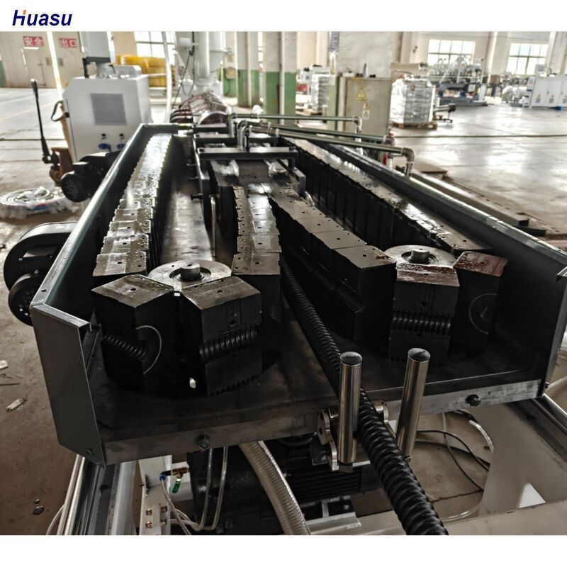 Lini Ekstrusi Pipa Bergelombang Dinding Tunggal Kontrol PLC dengan Kedalaman Nitridasi Laras 0.4～0.7 Mm dan Komponen Listrik Schneider/Siemens