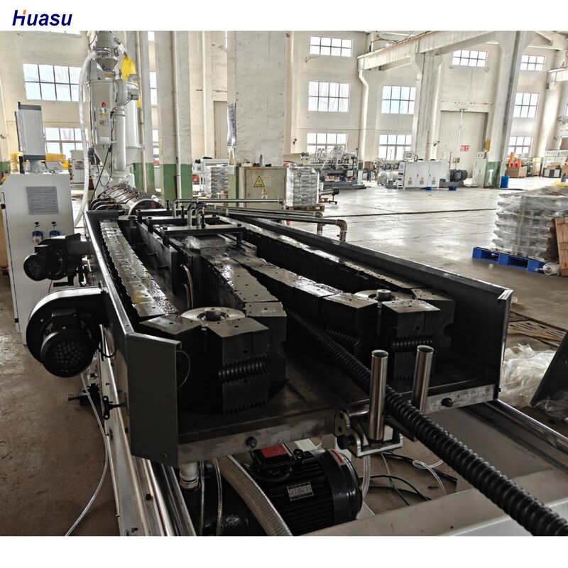 PLC Control Single Wall Corrugated Pipe Extrusion Line dengan 37kw Motor Power dan Barrel Nitriding Depth 0,4 ∼ 0,7 mm