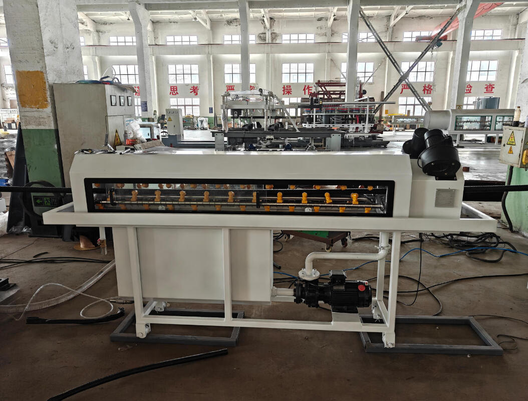 PLC Control Single Wall Corrugated Pipe Extrusion Line dengan daya motor 37kw dan desain sekrup tunggal
