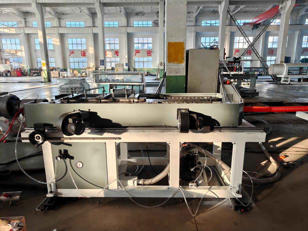 Garis ekstrusi pipa bergelombang dinding ganda dengan komponen listrik utama Siemens dan ekstruder tipe integral untuk 100kg/jam - 2000kg/jam Produksi