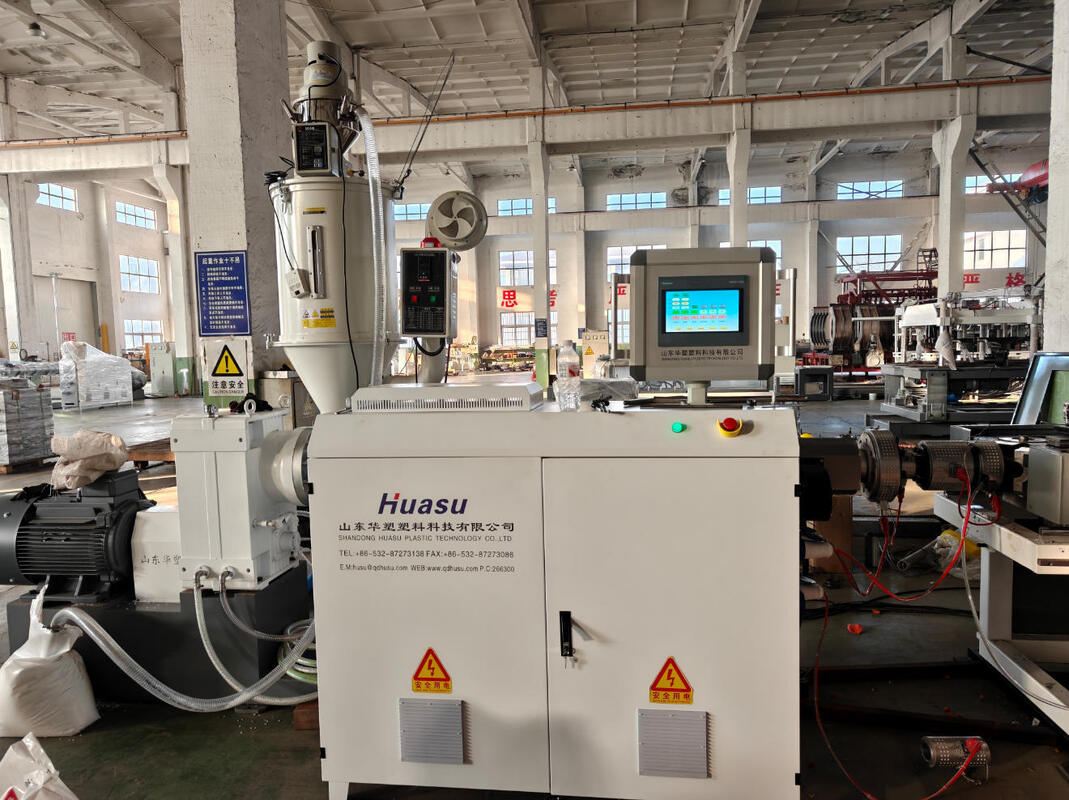 Lini Ekstrusi Pipa Bergelombang Dinding Ganda dengan Pendingin Air Bertekanan Berkelanjutan, Komponen Listrik Merek Siemens, dan Kapasitas Produksi 100kg/jam - 2000kg/jam