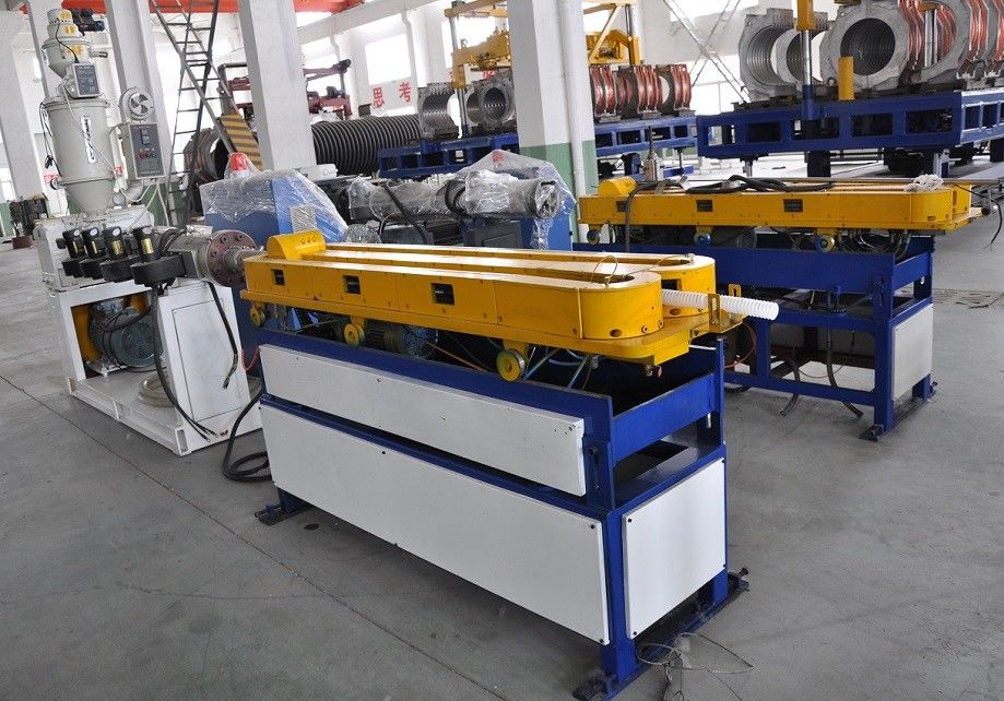 Semi Otomatis Fleksibel Single Wall Corrugated Pipe Extrusion Line 12-120KW