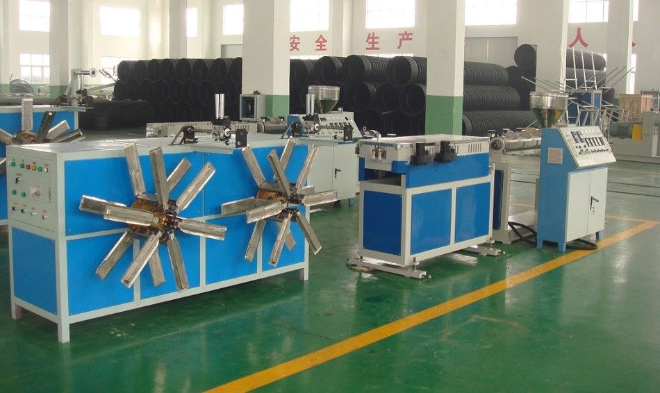 Mesin ekstrusi pipa dinding tunggal bergelombang untuk PP / PE / pipa PVC