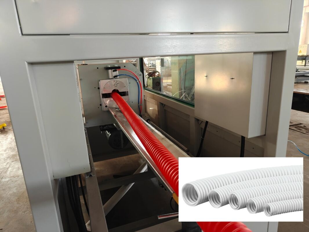 Jalur Ekstrusi Pipa Bergelombang Dinding Tunggal Pendingin Air dengan Satu Umpan dan 1 Set Corrugator Memastikan Proses Produksi yang Stabil