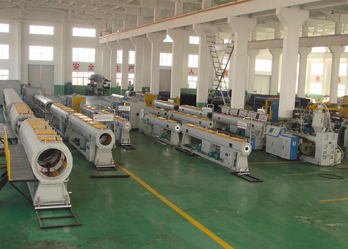 1000rpm 45mm Screw HDPE Pipe Extrusion Line 500kg / H Untuk Pasokan Air